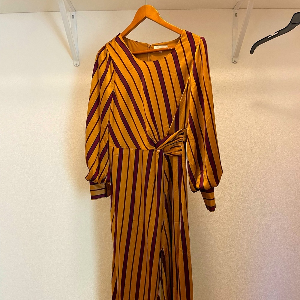 Skies are Blue long sleeved gold and red dress with inner lining NWOT